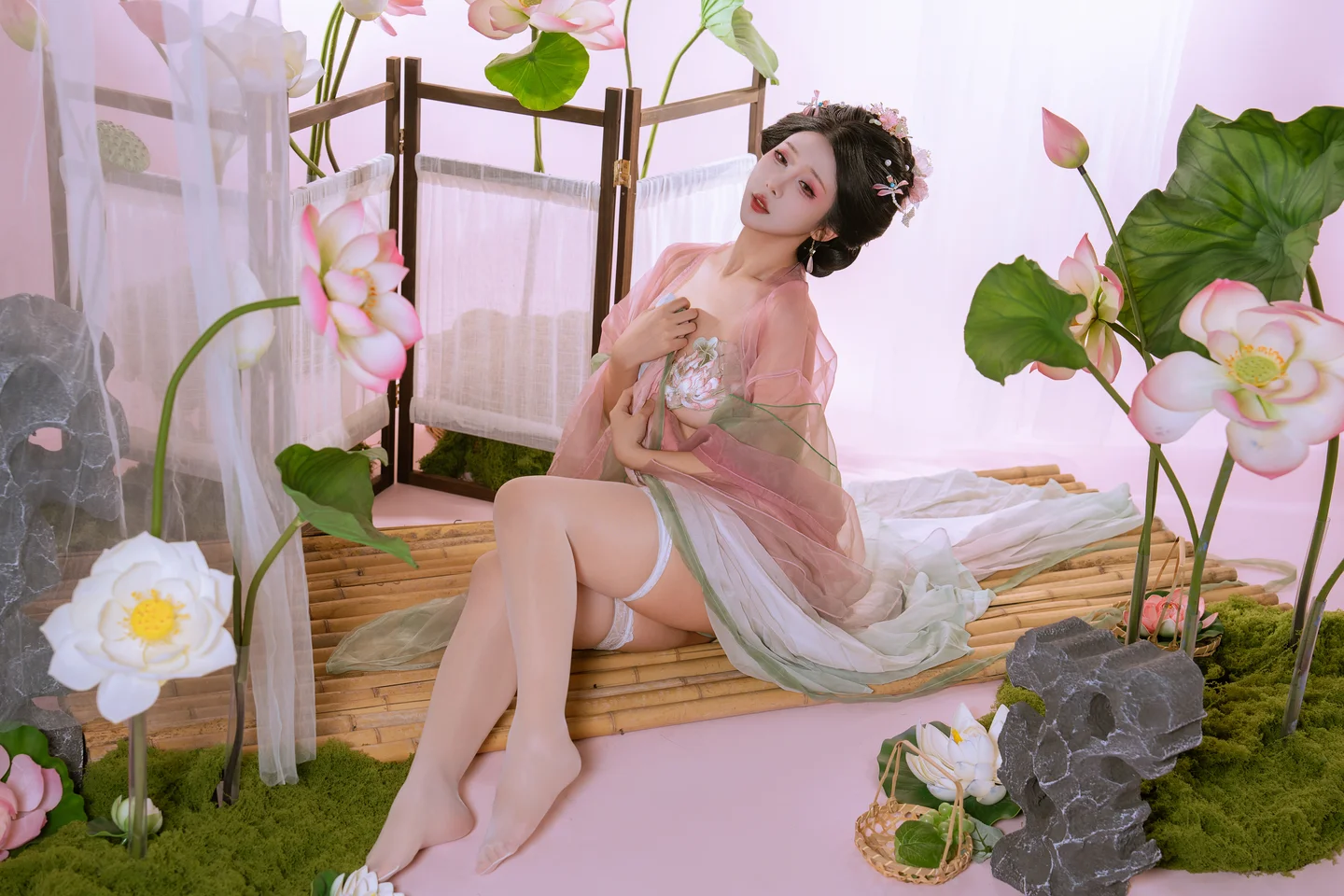 云溪溪&奶桃桃 - 采莲 [90P-2GB] tg@simisebaisi 【丝足阁】026.webp